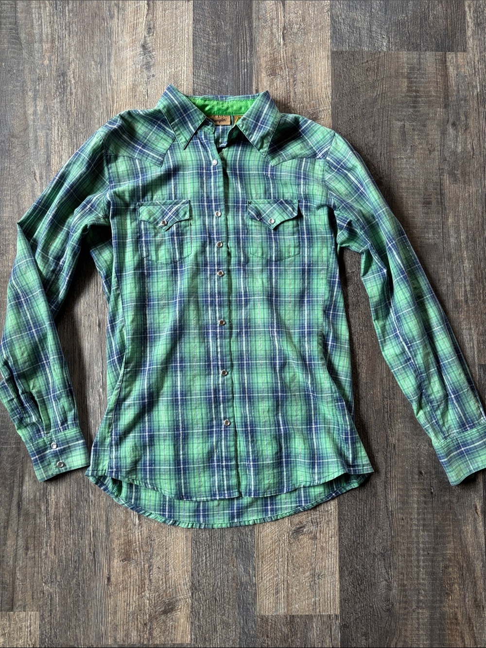 Wrangler Green and Blue Plaid Pearl snap western Shirt women’s medium